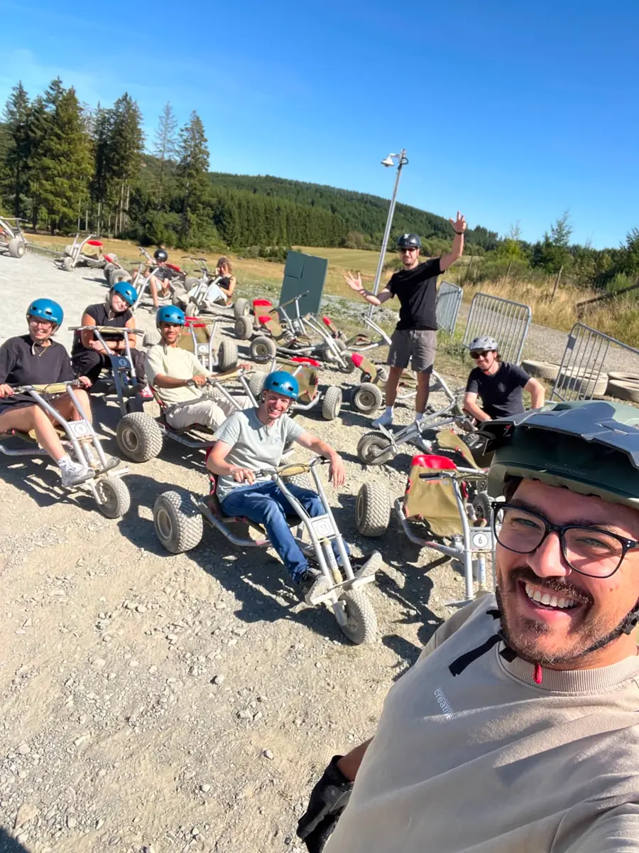 apomap Team beim Teamausflug mit Mountaincarts