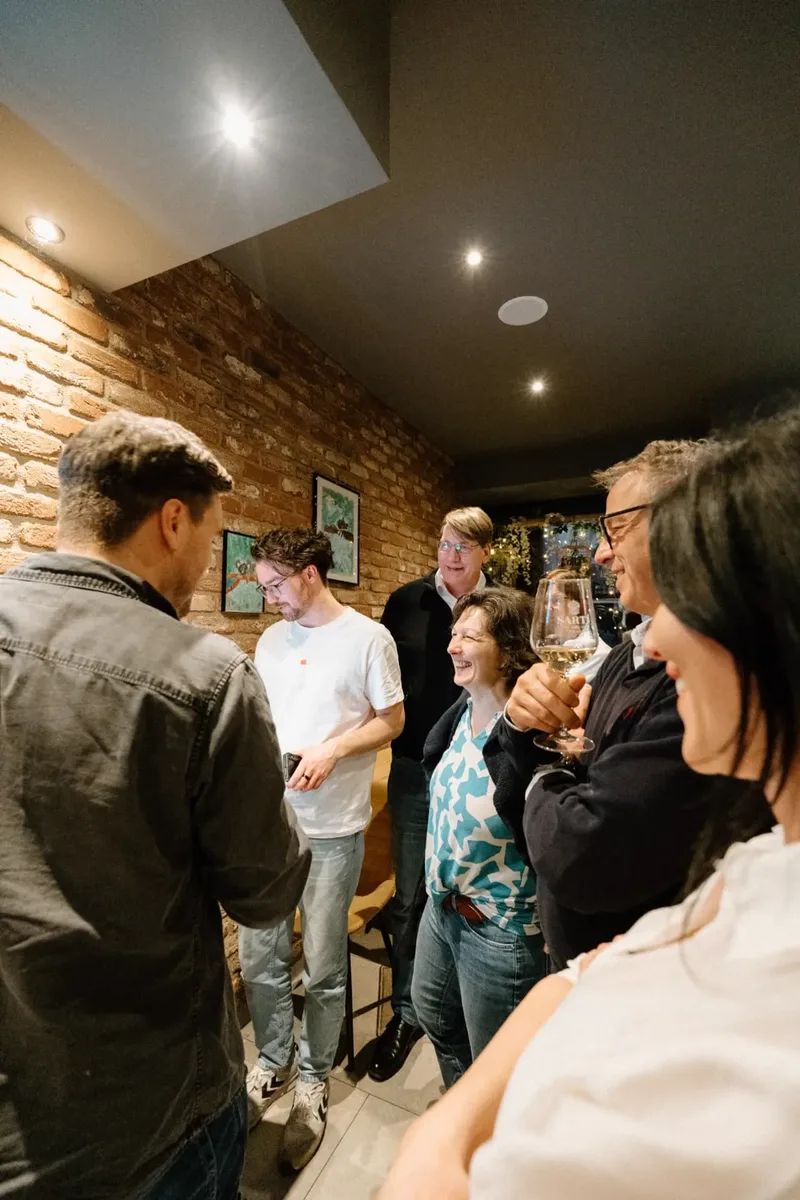 apomap Team im Gespräch mit Apotheker:innen beim Dinner